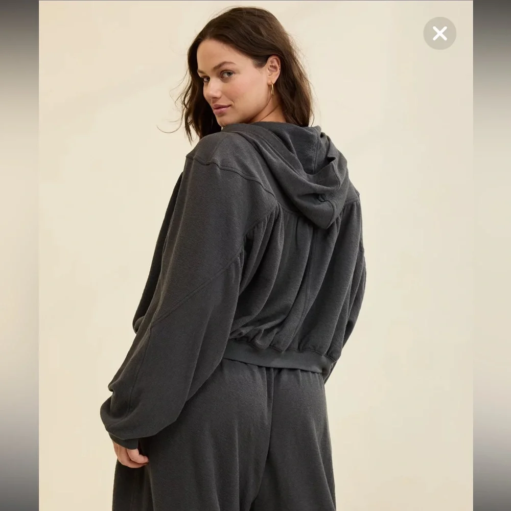 aerie Charcoal Gray Zip-Up Hoodie - Picture 3 of 7